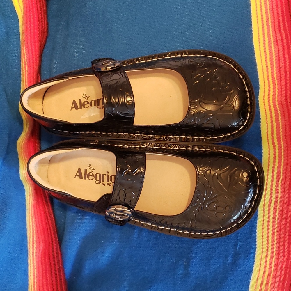 Alegria Paloma black tooled leather